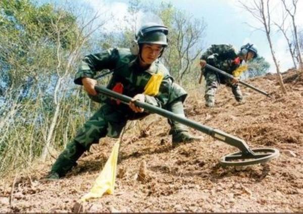英雄杜富國：排雷時不幸受傷，榮獲一等功，如今享受什麼待遇？