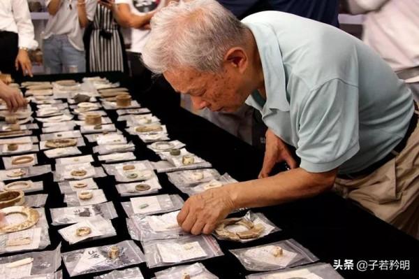 撿到金印上交國家，現今金印增值2億，老農該向國家追要獎勵嗎？