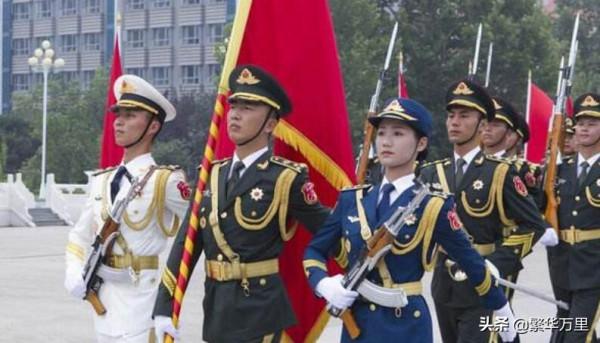 解放軍的三軍儀仗隊，2014年，為何換髮了14式禮賓服？