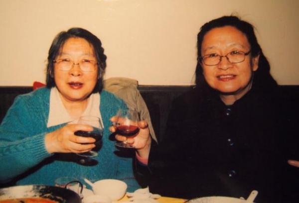 99年,李敏李訥回韶山探親遇見龐淑誼:十婆,我們有40多年沒見了 99年,李敏李訥回韶山探親遇見龐淑誼:十婆,我們有40多年沒見了