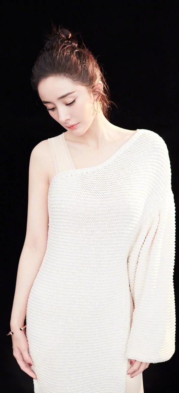 “蜂王”楊冪超高畫質無水印美圖 “蜂王”楊冪超高畫質無水印美圖