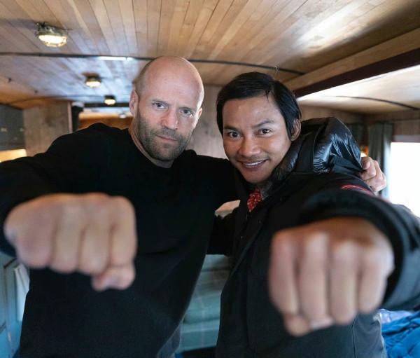 敢死隊4新照,傑森斯坦森和託尼賈開心大笑,網友:郭達和葉競生 敢死隊4新照,傑森斯坦森和託尼賈開心大笑,網友:郭達和葉競生