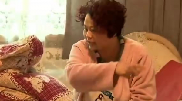 錢家四個女兒,大年初二回孃家要與75歲父母斷絕關係 錢家四個女兒,大年初二回孃家要與75歲父母斷絕關係