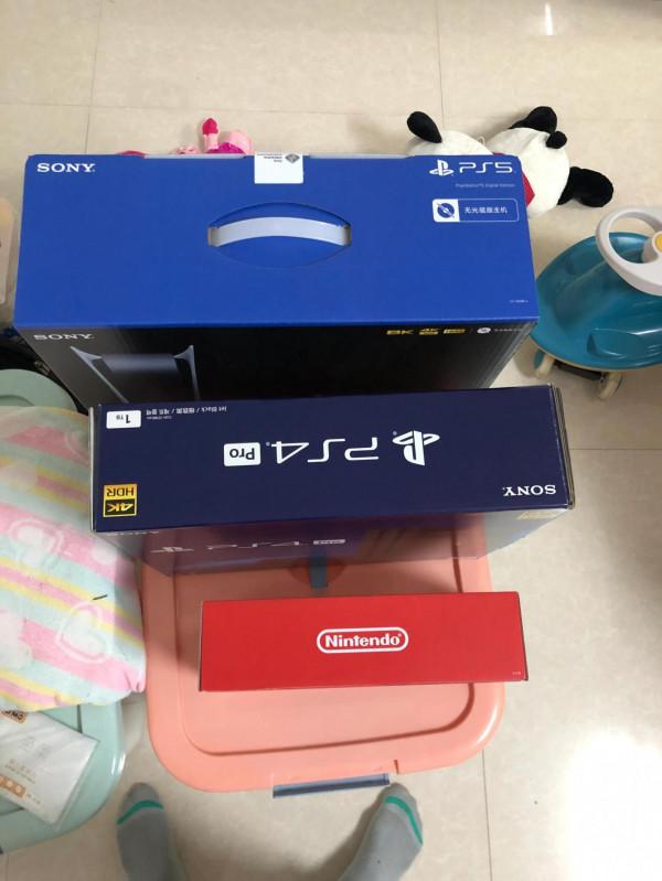 9.0系統的港版ps4pro 7218b