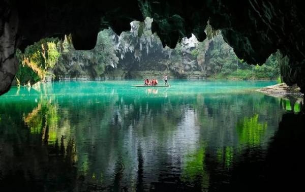 廣西大山深藏一片海，七窗連珠，湖水碧藍，有世界上最美的風景