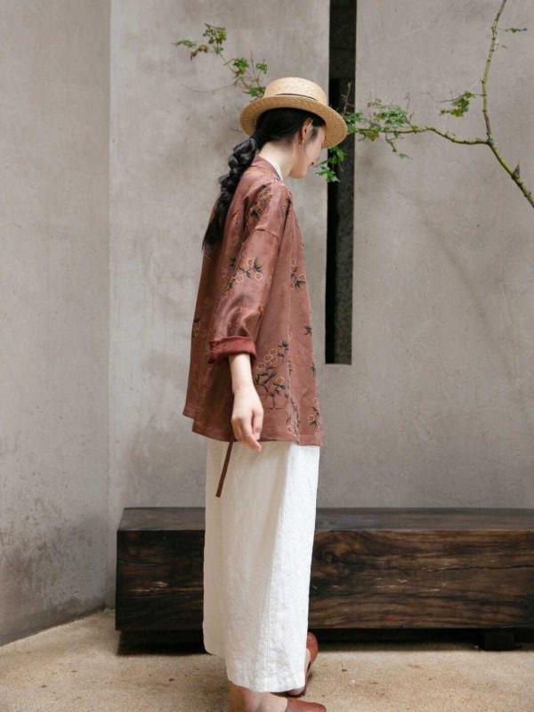 秋季，怎麼穿才高階優雅，用旗袍裙裝搭配復古外套，能提升氣質感