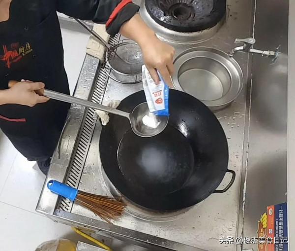發肉皮的正確做法,不需要任何技術,掌握兩個要點零失敗 發肉皮的正確做法,不需要任何技術,掌握兩個要點零失敗