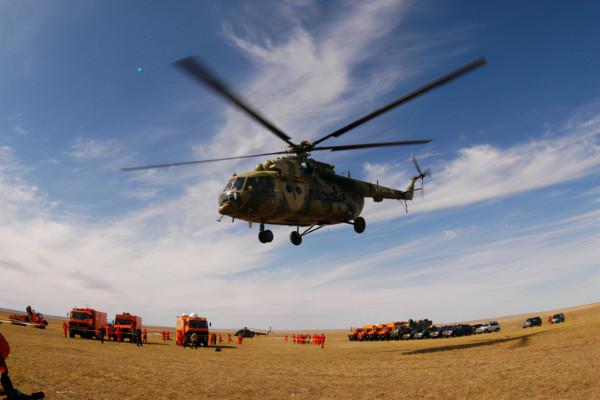 神舟12號返回艙著陸，明明裝有北斗定位，為什麼還要派人去搜尋？