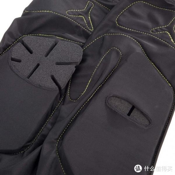 體驗滑雪運動的同時，也要保護好自己——迪卡儂滑雪裝備護具一覽