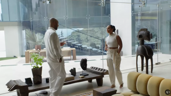 巨星夫婦花1&period;3億買下&OpenCurlyDoubleQuote;鋼鐵俠的豪宅&rdquo;！還能在懸崖邊游泳？酸了