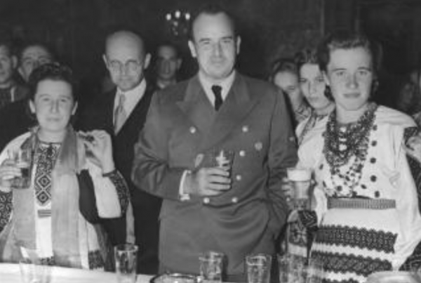 德國軍隊最想槍斃的總督,漢斯·弗蘭克,一個貪汙腐敗的小人 德國軍隊最想槍斃的總督,漢斯·弗蘭克,一個貪汙腐敗的小人