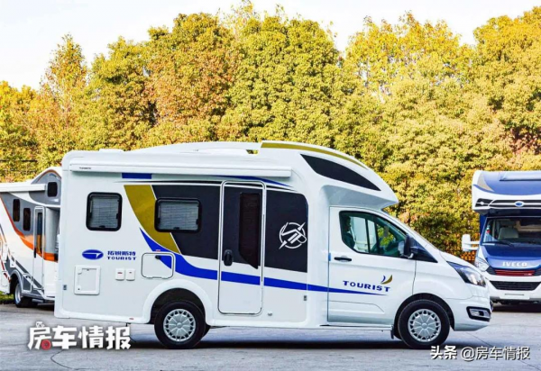 福特新全順房車,小頂設計透過性好,空間不錯適合一家3口人住 福特新全順房車,小頂設計透過性好,空間不錯適合一家3口人住