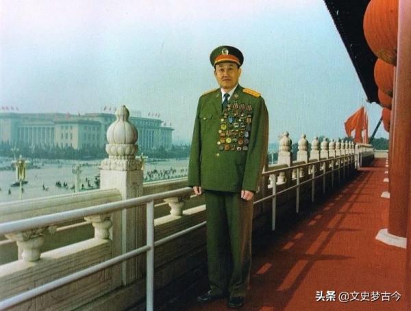 1985年，秦基偉坐鎮北京軍區，副司令員都有誰？後來去向何處？
