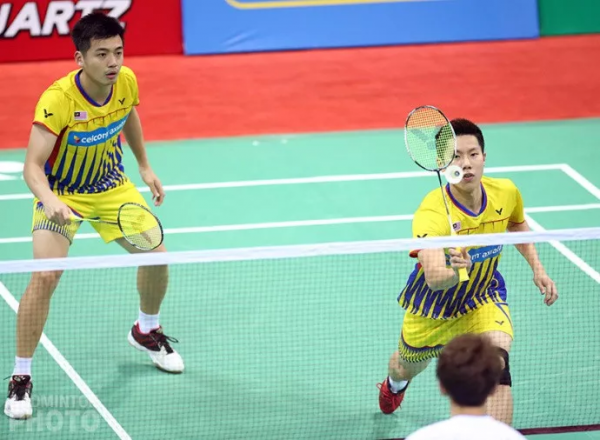 羽毛球雙打接髮套路多，掌握九大要點贏在開局不是問題