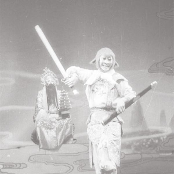 2014年猴王六齡童追悼會:唐僧送最後一程,現場上千人送行 2014年猴王六齡童追悼會:唐僧送最後一程,現場上千人送行