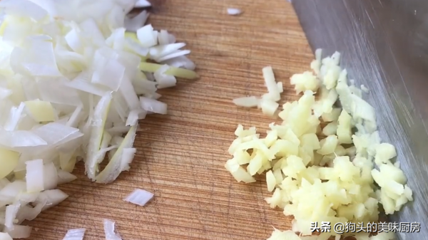 菜包子這樣做太香了,不發麵不擀麵,營養低脂,比肉吃還香 菜包子這樣做太香了,不發麵不擀麵,營養低脂,比肉吃還香