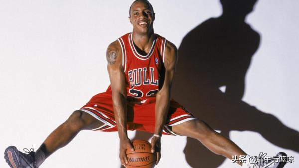 姚明是2002年的狀元,同年的榜眼和探花是誰,成就如何? 姚明是2002年的狀元,同年的榜眼和探花是誰,成就如何?