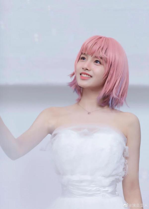 《長津湖》裡一個鏡頭上熱搜，14歲的艾米到底什麼來頭