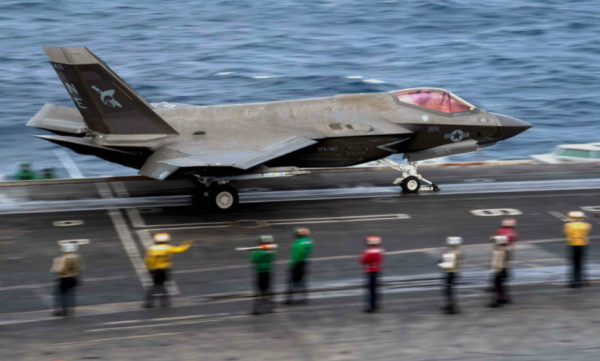 漁民立功機會來了？F-35C艦載機墜海，英媒稱中美已發起打撈競賽