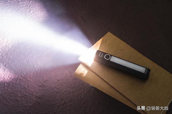 雙光源設計，覆蓋你所有照明需求—Lumintop 雷明兔E21C雙光源手電