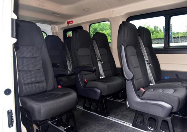 新能源也開始入侵民用客車,22萬的大通EV90,續航再長點就更好 新能源也開始入侵民用客車,22萬的大通EV90,續航再長點就更好