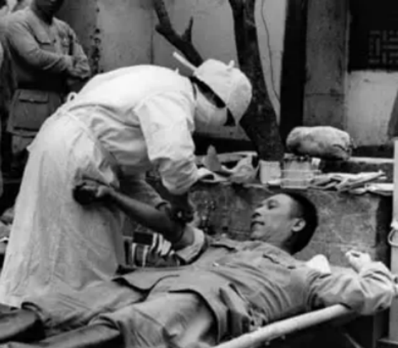 69年許世友見到毛主席，提起周志堅，毛主席：請恩來同志處理一下