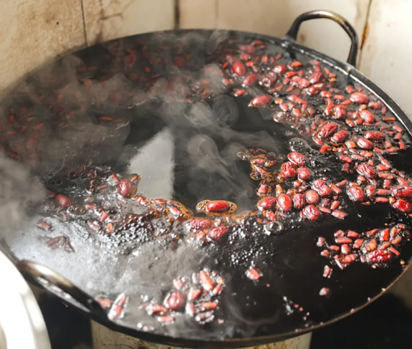 百年非遺技藝唯一傳承人，24年只用木桶燒羊肉