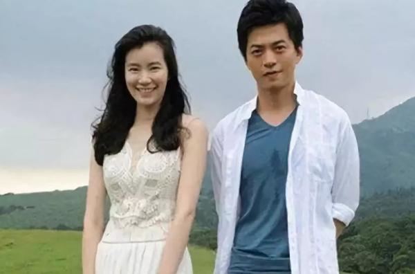 這六位娶初戀回家的男明星,不僅零緋聞,還把老婆寵成了公主 這六位娶初戀回家的男明星,不僅零緋聞,還把老婆寵成了公主