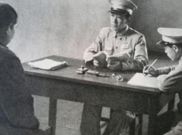 揭秘開國大典的40名女便衣:由女高中畢業生組成,潛伏天安門偵察 揭秘開國大典的40名女便衣:由女高中畢業生組成,潛伏天安門偵察