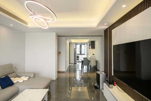 28萬將91㎡毛坯房打造成時尚現代風，巧改餐廳多出一面收納牆