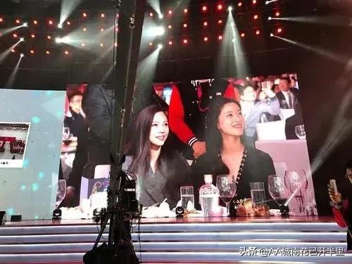 奶茶妹妹手滑點贊李靚蕾的INS，網友：東東為了這個贊字又要劃賬