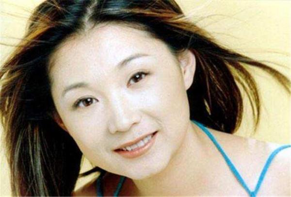 張譯：娶大5歲二婚女，從被嘲醜到百億票房影帝