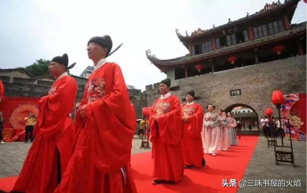 “十里紅妝”傳說:一別經年,我許你的紅衣你未穿,江南遊人老 “十里紅妝”傳說:一別經年,我許你的紅衣你未穿,江南遊人老