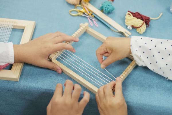 在這場展覽中聆聽明清緙繡書畫和黃道婆的繡織對話 在這場展覽中聆聽明清緙繡書畫和黃道婆的繡織對話