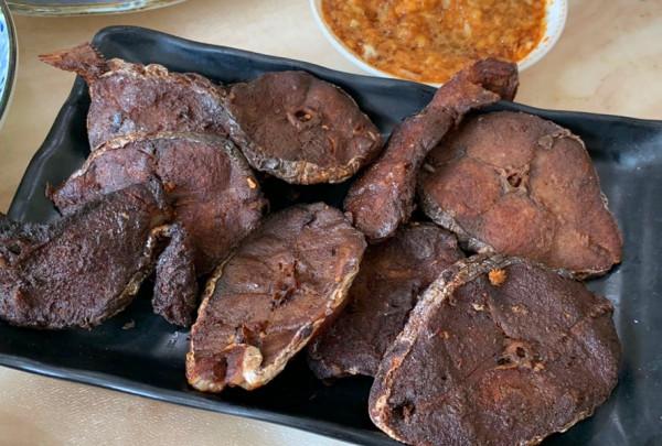 山東丈母孃做一桌子菜招待女婿，走紅朋友圈，網友：看餓了