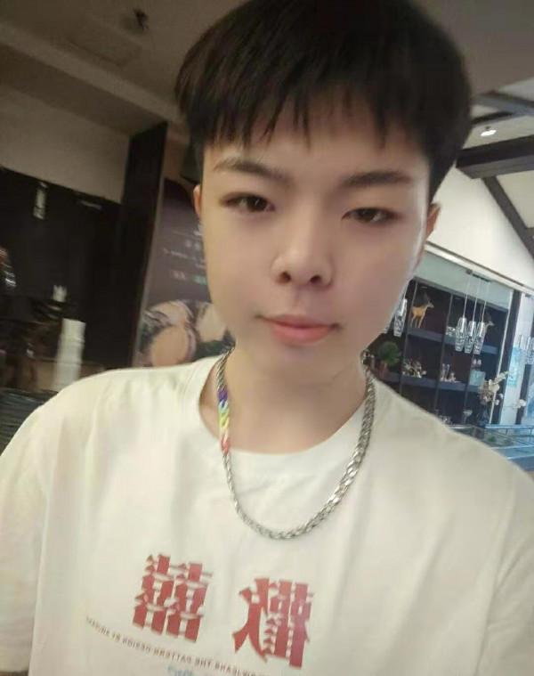 回顧劉學州一生：自幼被拋棄，6年轉學5次，15歲遭網暴