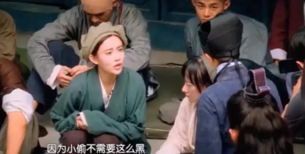 拍戲靠摳圖、1公里內必有五星酒店，“塑膠演員”的下限有多低？