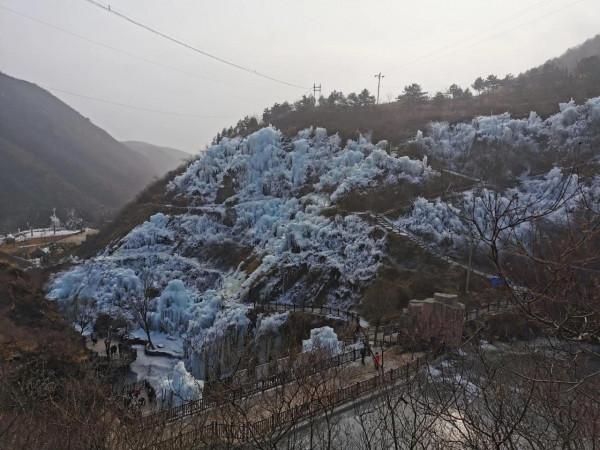 2022年1月北京神泉峽景區欣賞冰瀑+10公里徒步鍛鍊