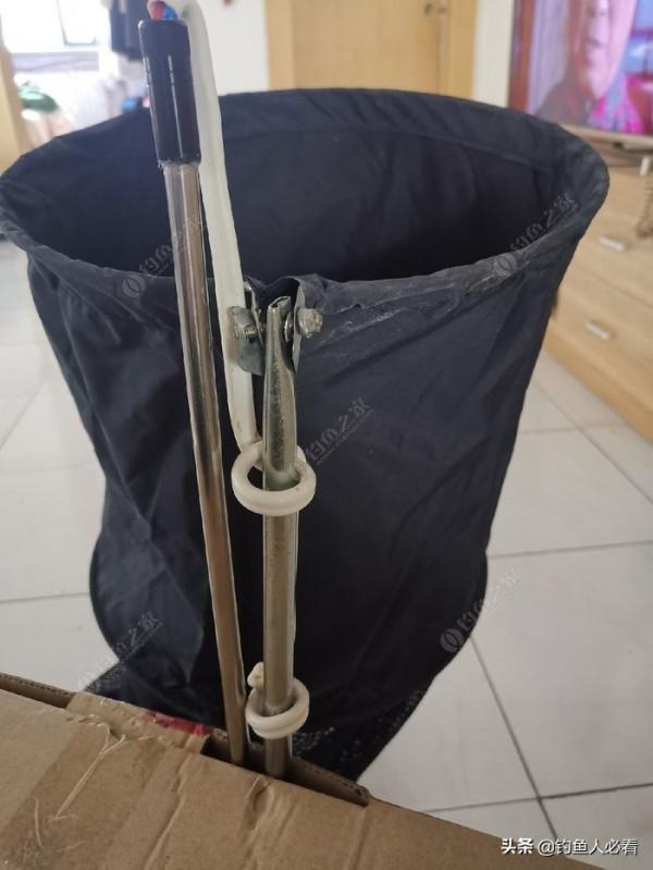 小物件巧構思細雕琢做成一個多功能的小釣具