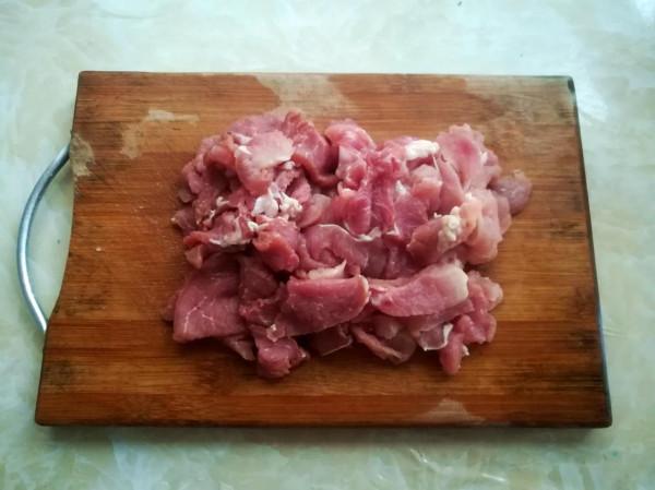 比燒烤攤還要好吃的牙籤肉,香辣過癮,好吃到停不下來 比燒烤攤還要好吃的牙籤肉,香辣過癮,好吃到停不下來