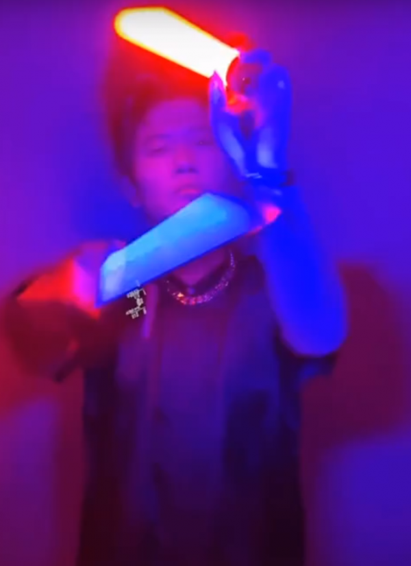 明星光劍變身哪家強？倪虹潔秀肌肉，辛芷蕾搞笑，肖戰無效換裝