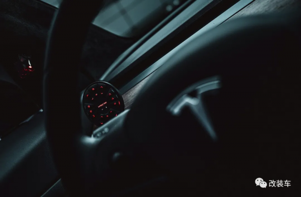 這輛特斯拉Model 3應該剎得住,提車之前剎車改件都準備好了 這輛特斯拉Model 3應該剎得住,提車之前剎車改件都準備好了