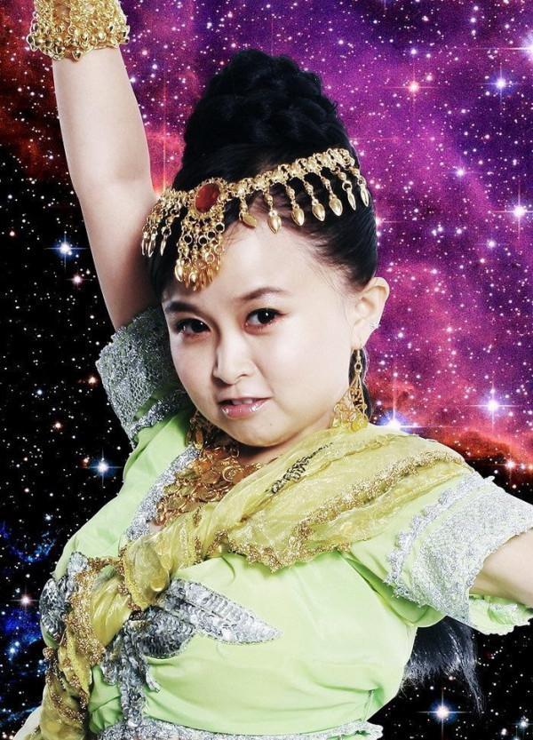 秦學士，身高不足一米三，但他卻是生活中的偉丈夫