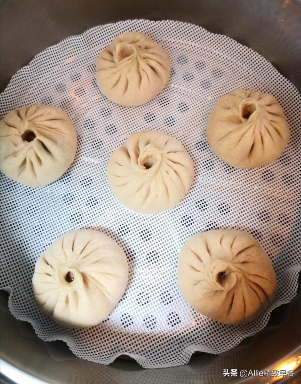 我們家不吃精白麵，分享我用全麥面做的肉包子，鬆軟又多汁，真香