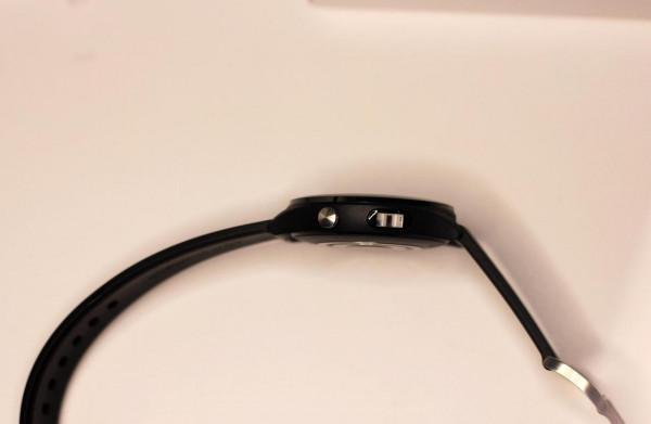 主打健康監測，兼顧續航和戶外使用 - 華碩健康表2代 VivoWatch SP