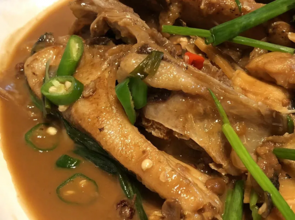 潮爸11月24日午餐記錄，湖北經典菜魚頭泡飯、滑藕片