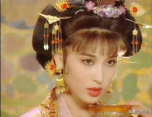 范冰冰接班人離開濾鏡一秒認不出,魚頭泡餅臉如何自救? 范冰冰接班人離開濾鏡一秒認不出,魚頭泡餅臉如何自救?