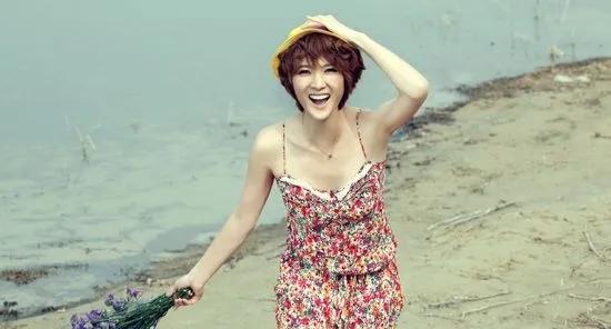 靳東初戀女友：隋俊波一生三段感情，結婚八年，老公身份至今是謎