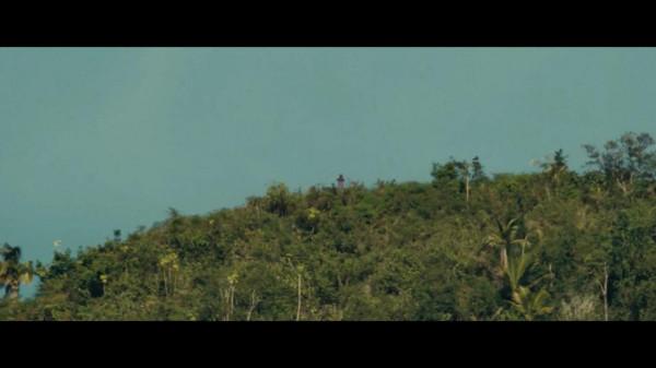 懸疑電影《老去》:濃縮生命的詭異海灘,讓度假變成度餘生 懸疑電影《老去》:濃縮生命的詭異海灘,讓度假變成度餘生