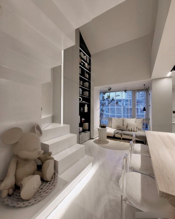 南二環130㎡頂複式,買來閒置三年,如今花53萬改造6室1廳再入住 南二環130㎡頂複式,買來閒置三年,如今花53萬改造6室1廳再入住